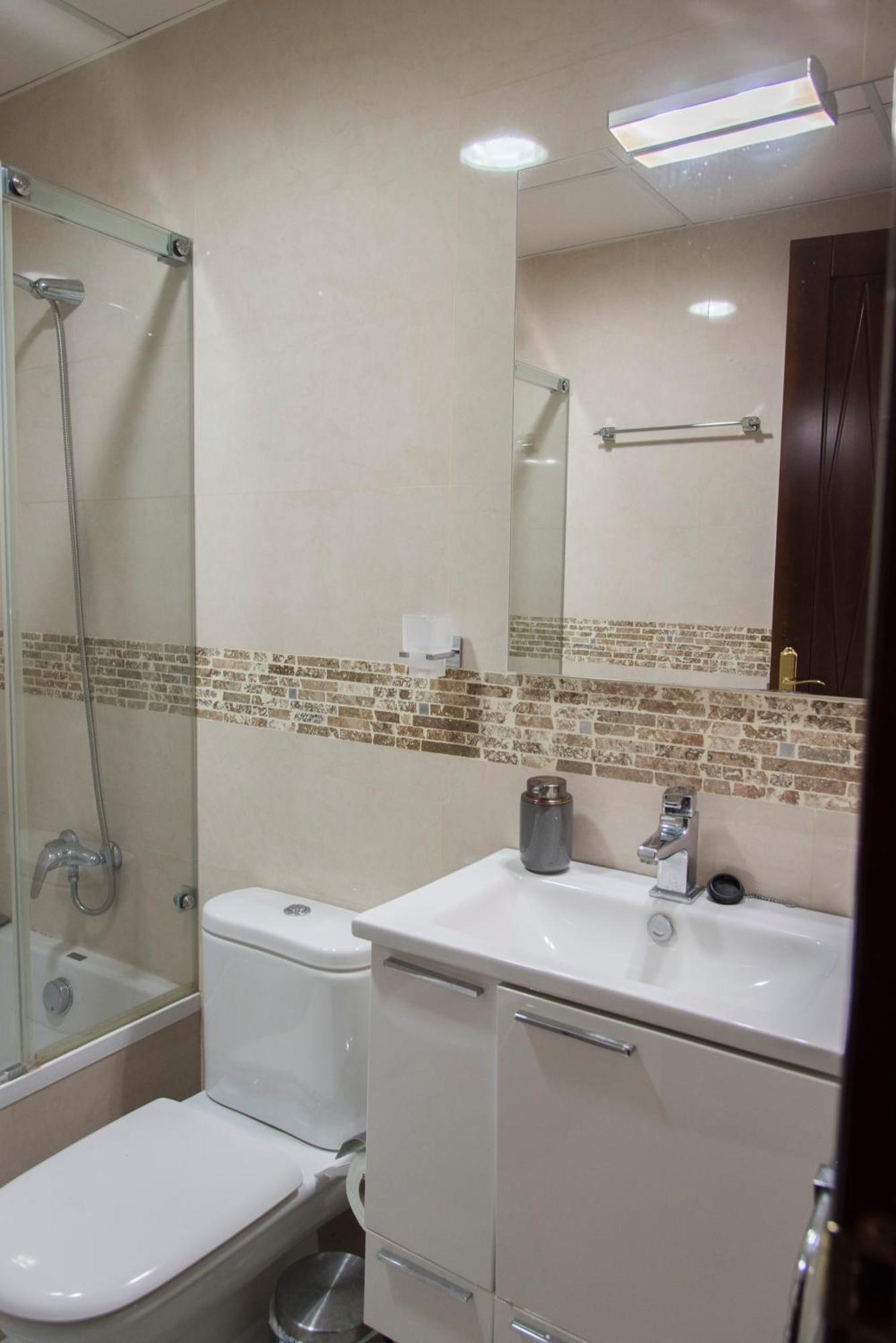 Nightinsevilla Bailen Free Parking * Sevilha